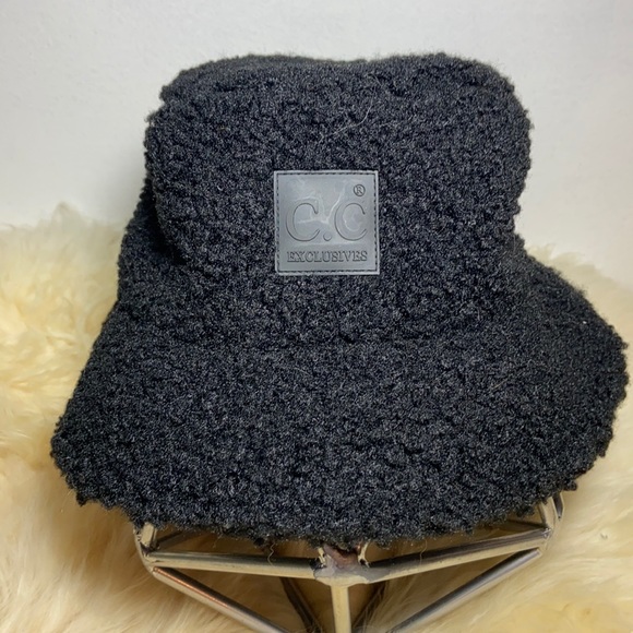 C.C Accessories - C.C Exclusives Sherpa bucket hat